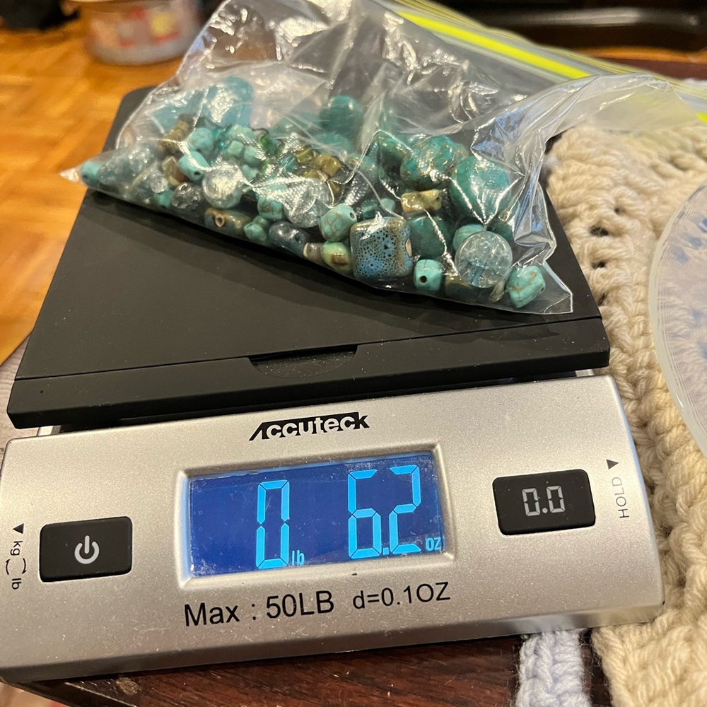 ❌sold at live ❌Vintage stone and glass bead bundle in greens - Picture 2 of 2